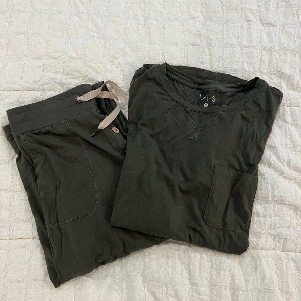 Lates By Kate Short Sleeved Green PJ Set size medium